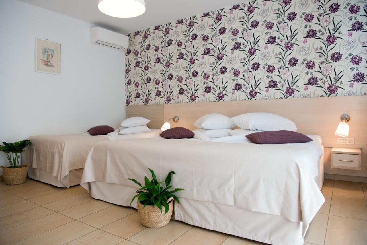 Apartments Sandra Пореч Екстериор снимка