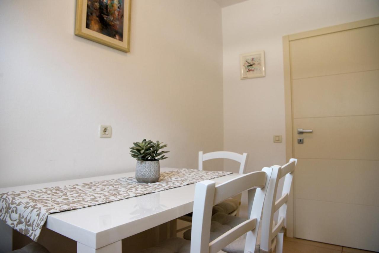 Apartments Sandra Пореч Екстериор снимка