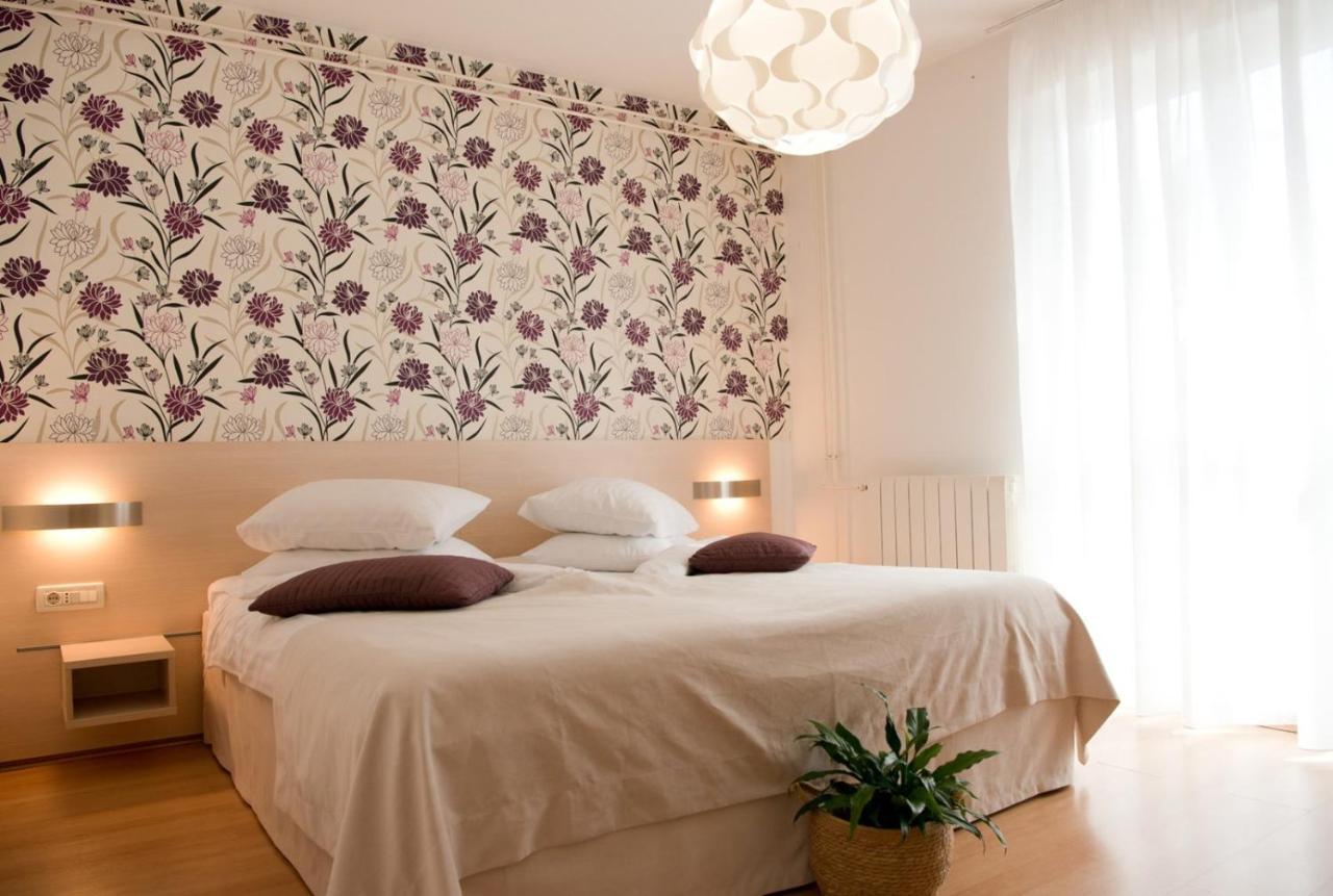 Apartments Sandra Пореч Екстериор снимка