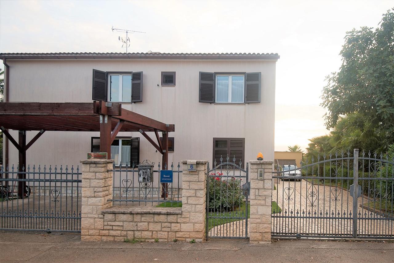 Apartments Sandra Пореч Екстериор снимка