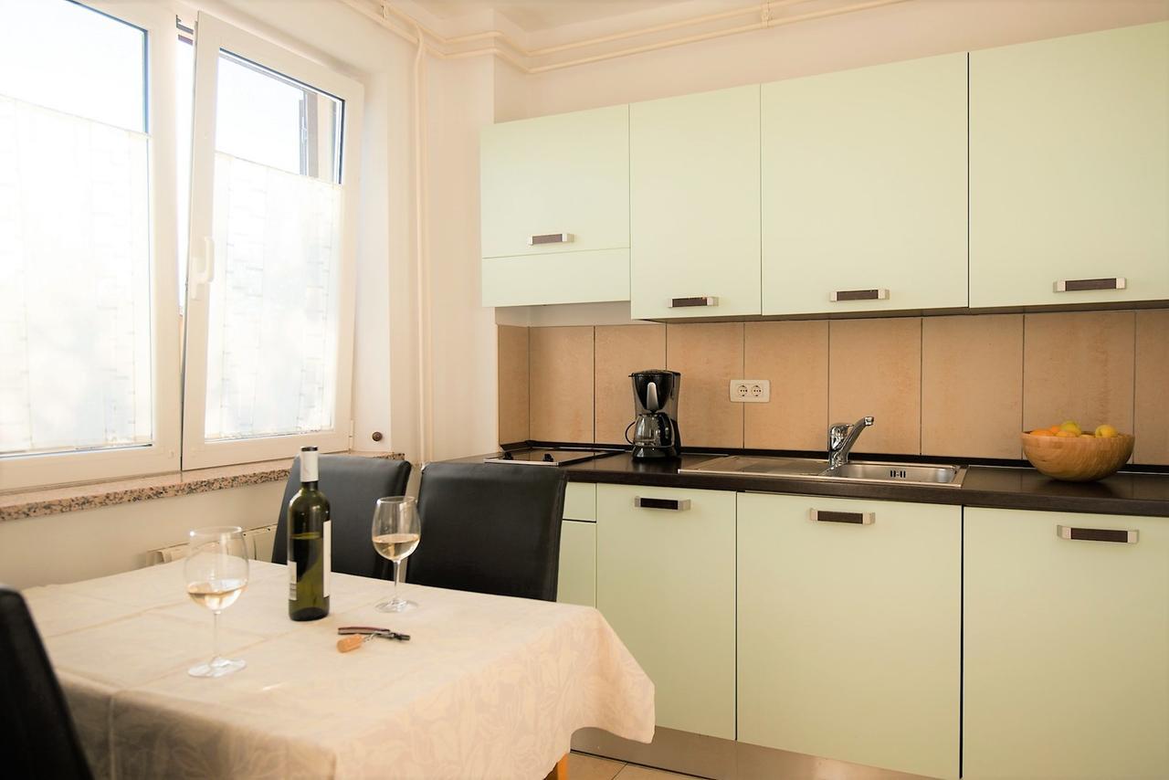 Apartments Sandra Пореч Екстериор снимка