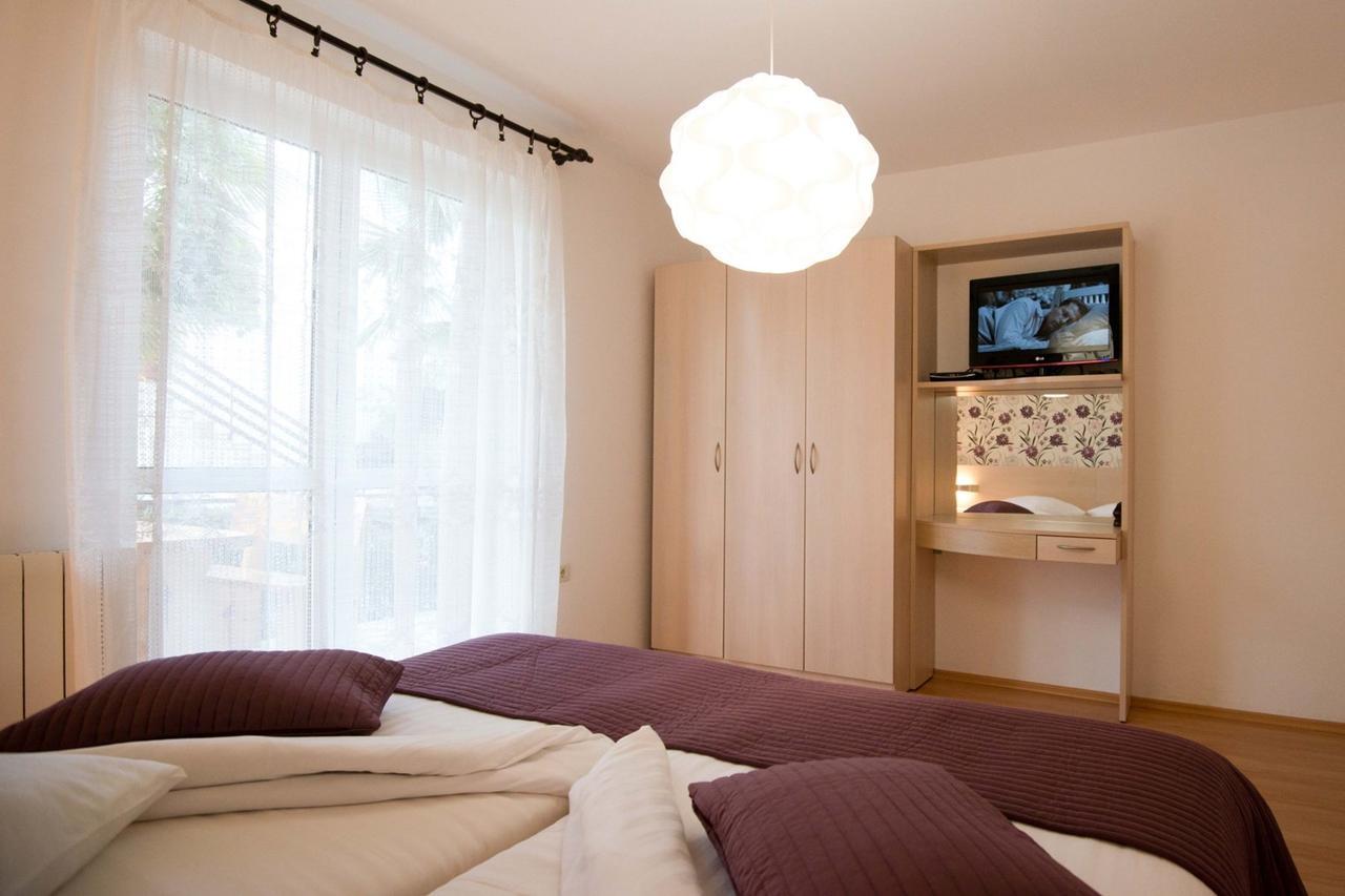 Apartments Sandra Пореч Екстериор снимка