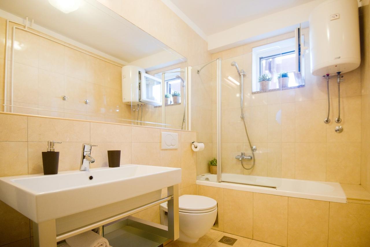 Apartments Sandra Пореч Екстериор снимка